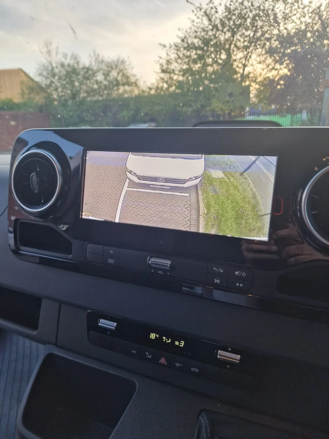 Mercedes Sprinter – OEM Screen Reverse Camera completed by Pro Locks UK