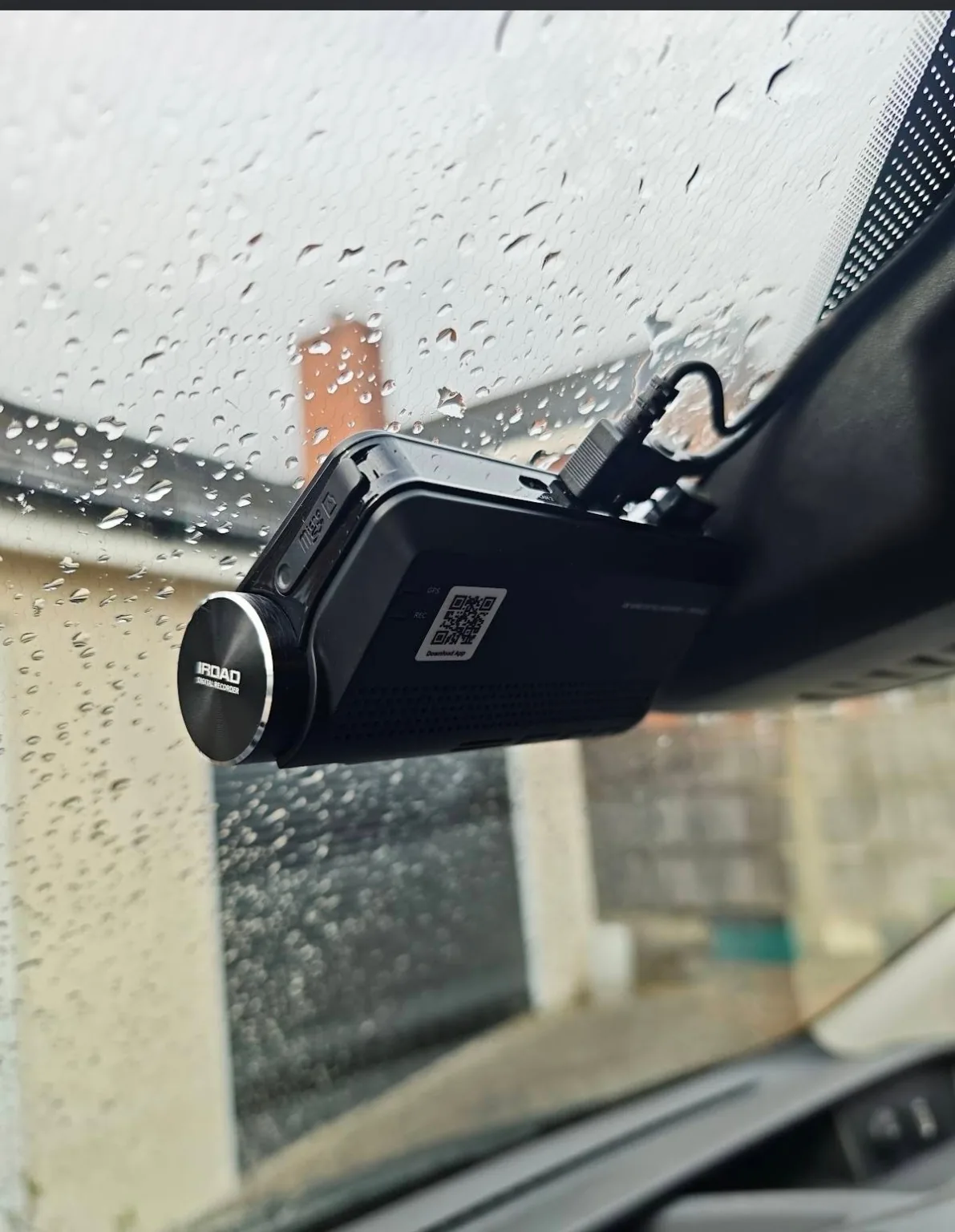 IROAD dash camera installed neatly at the top of a windscreen